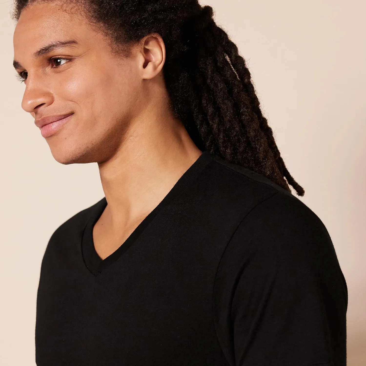 Amazon Essentials Men's V-Neck Undershirt, Breathable, Cotton, Pack of 6