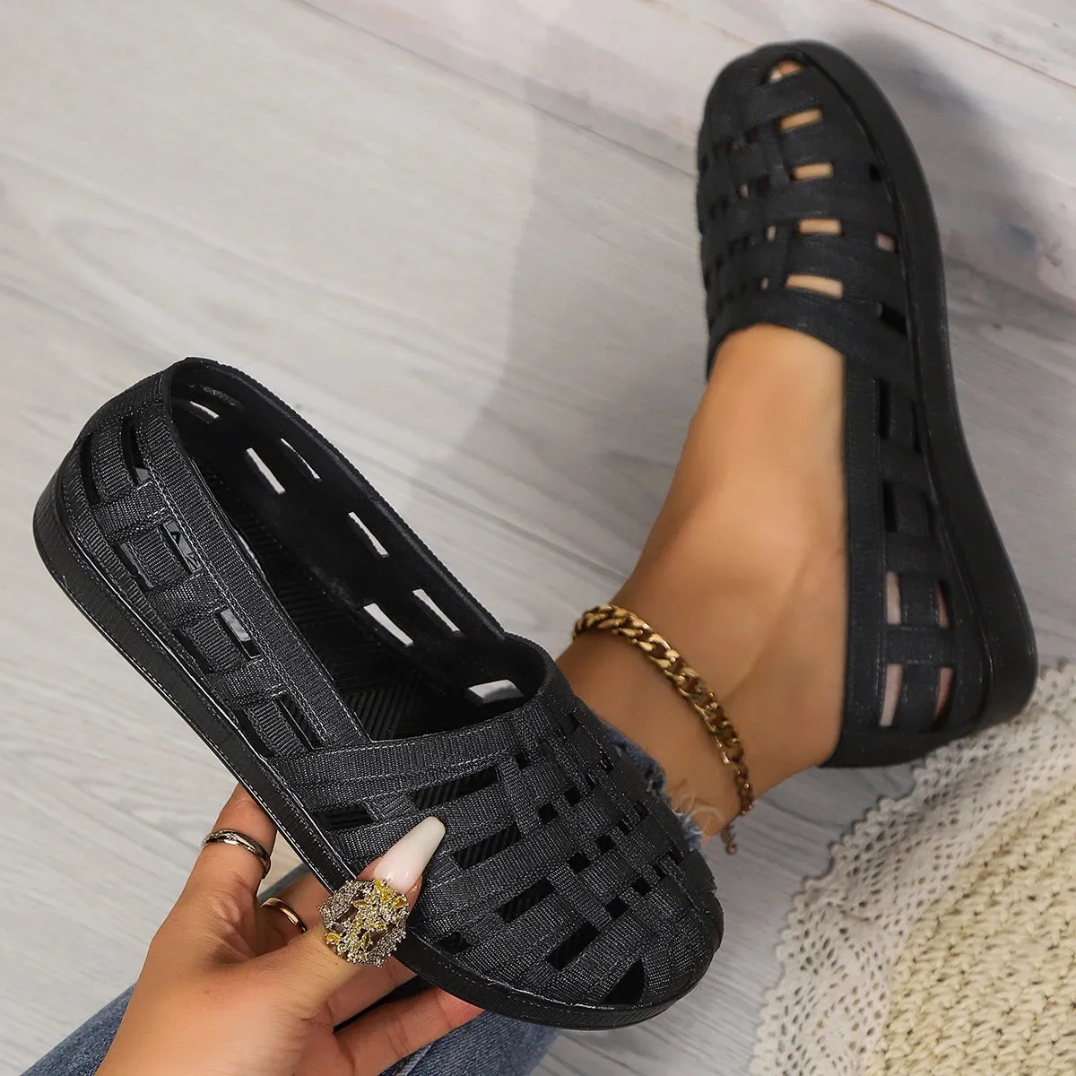 Hnzxzm 2024 Soft Bottom Beach Sandal Non-slip Comfortable Breathable Flat Round Toe Solid Color Hollow Breathable Shoes