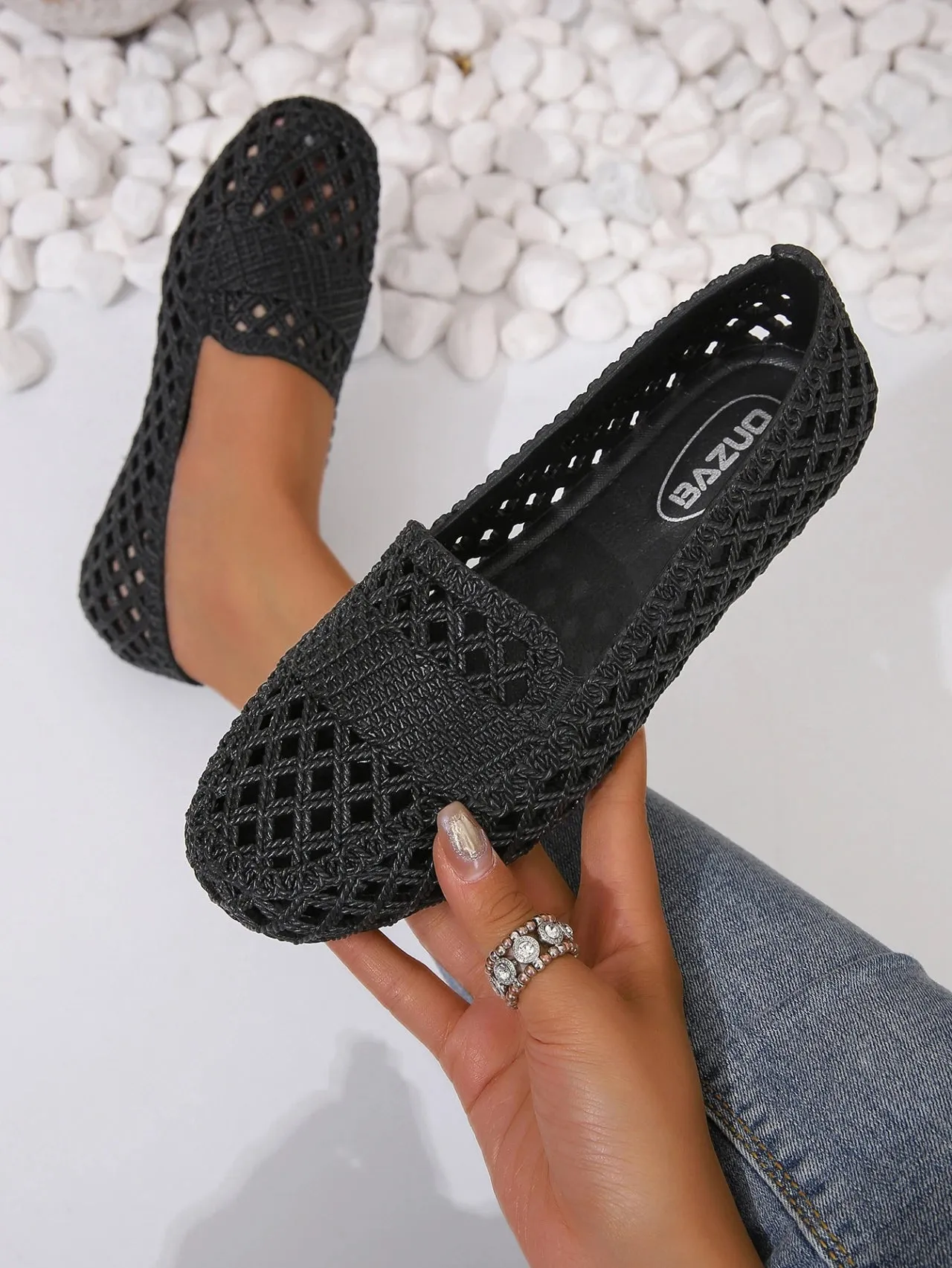 Hnzxzm 2024 Soft Bottom Beach Sandal Non-slip Comfortable Breathable Flat Round Toe Solid Color Hollow Breathable Shoes