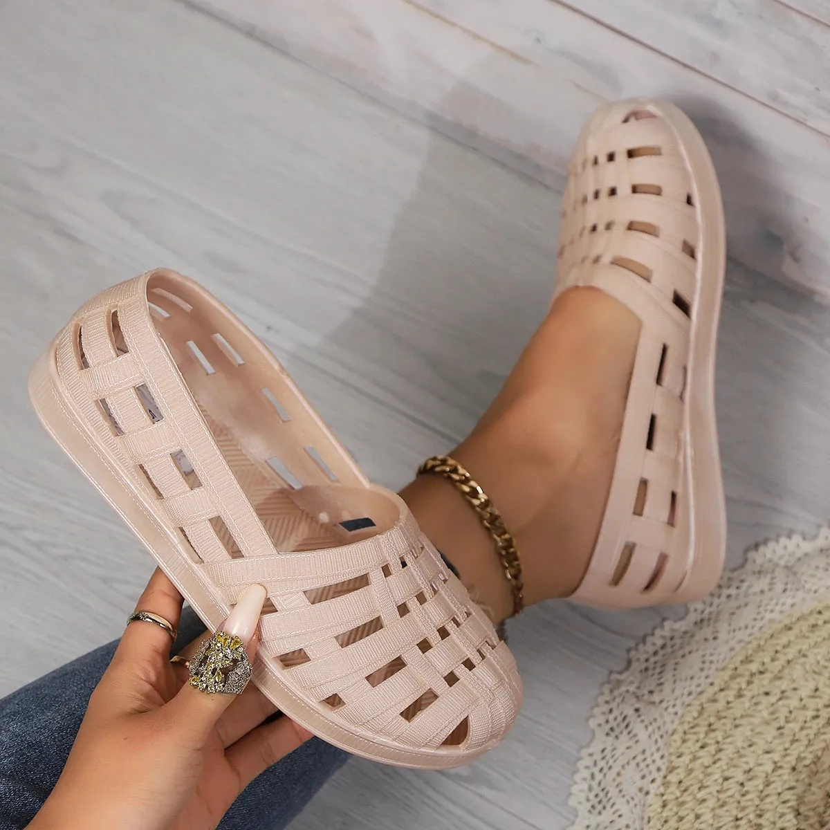 Hnzxzm 2024 Soft Bottom Beach Sandal Non-slip Comfortable Breathable Flat Round Toe Solid Color Hollow Breathable Shoes